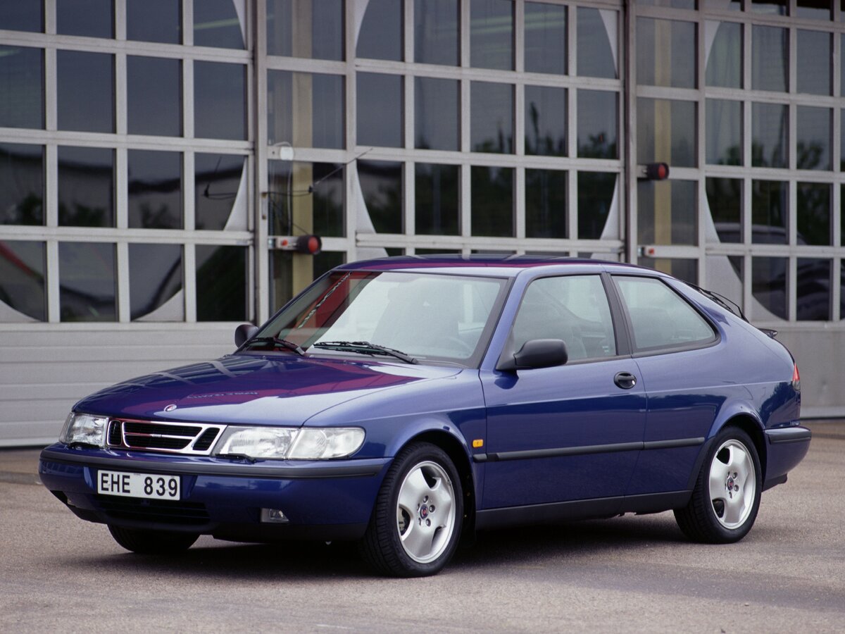 Saab 900 II Хэтчбек 3 дв. — фото 2