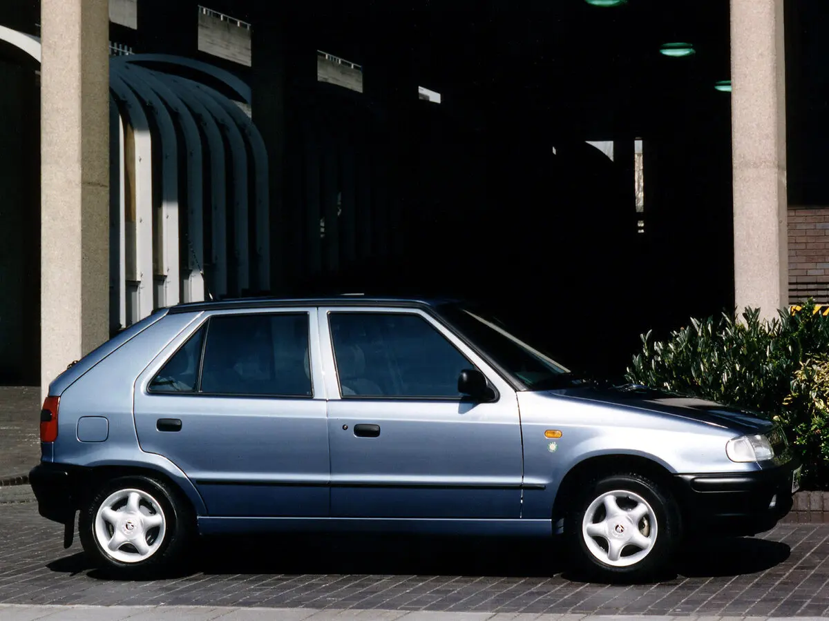 Skoda Felicia I Хэтчбек 5 дв. — сүрөт 3
