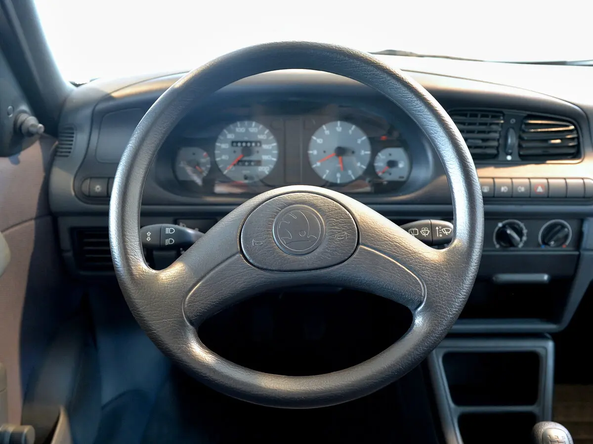 Skoda Felicia I Хэтчбек 5 дв. — сүрөт 8