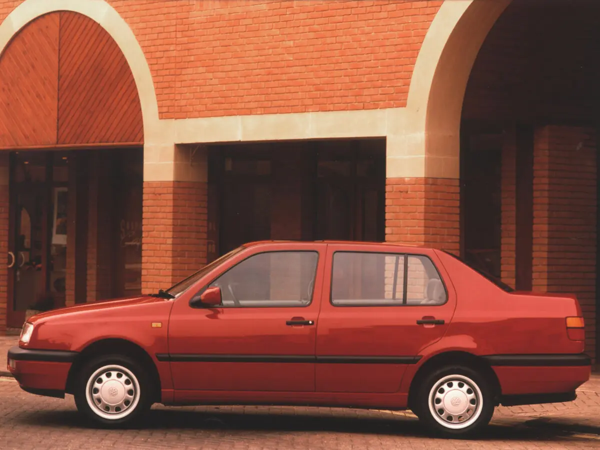 Volkswagen Vento 1991 – 1998 Седан — фото 2