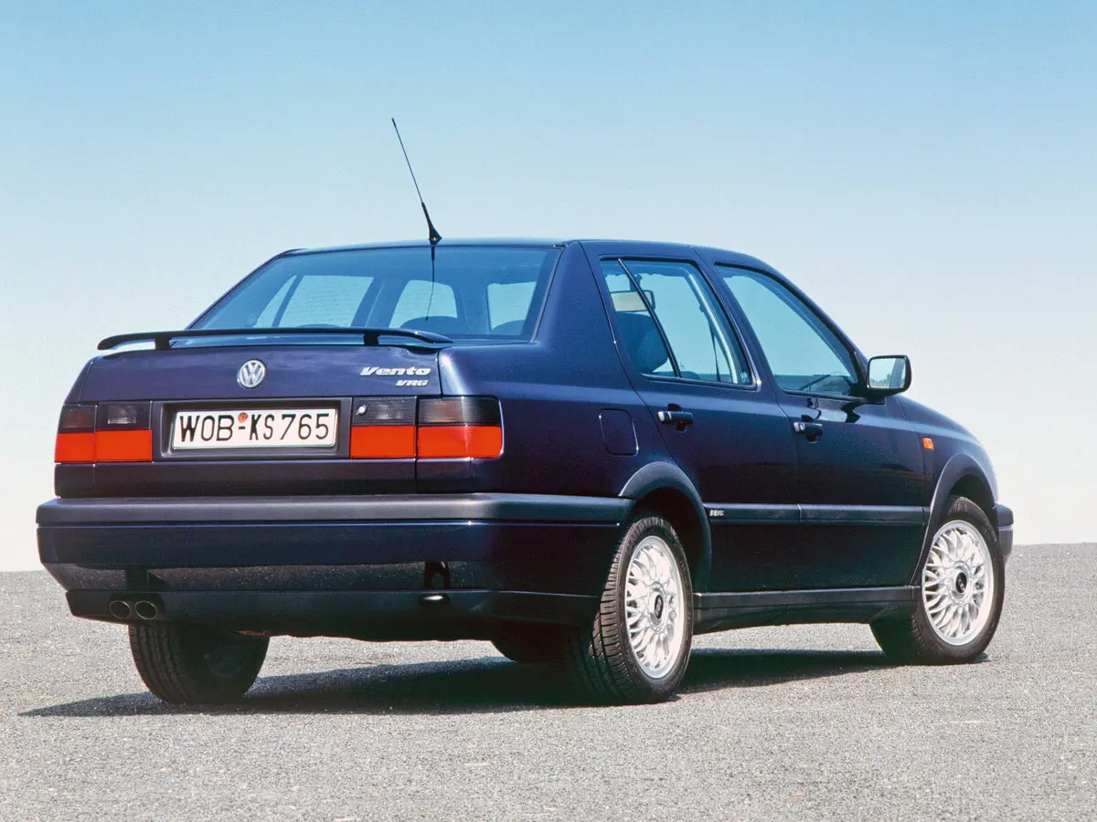 Volkswagen Vento 1991 – 1998 Седан — фото 3