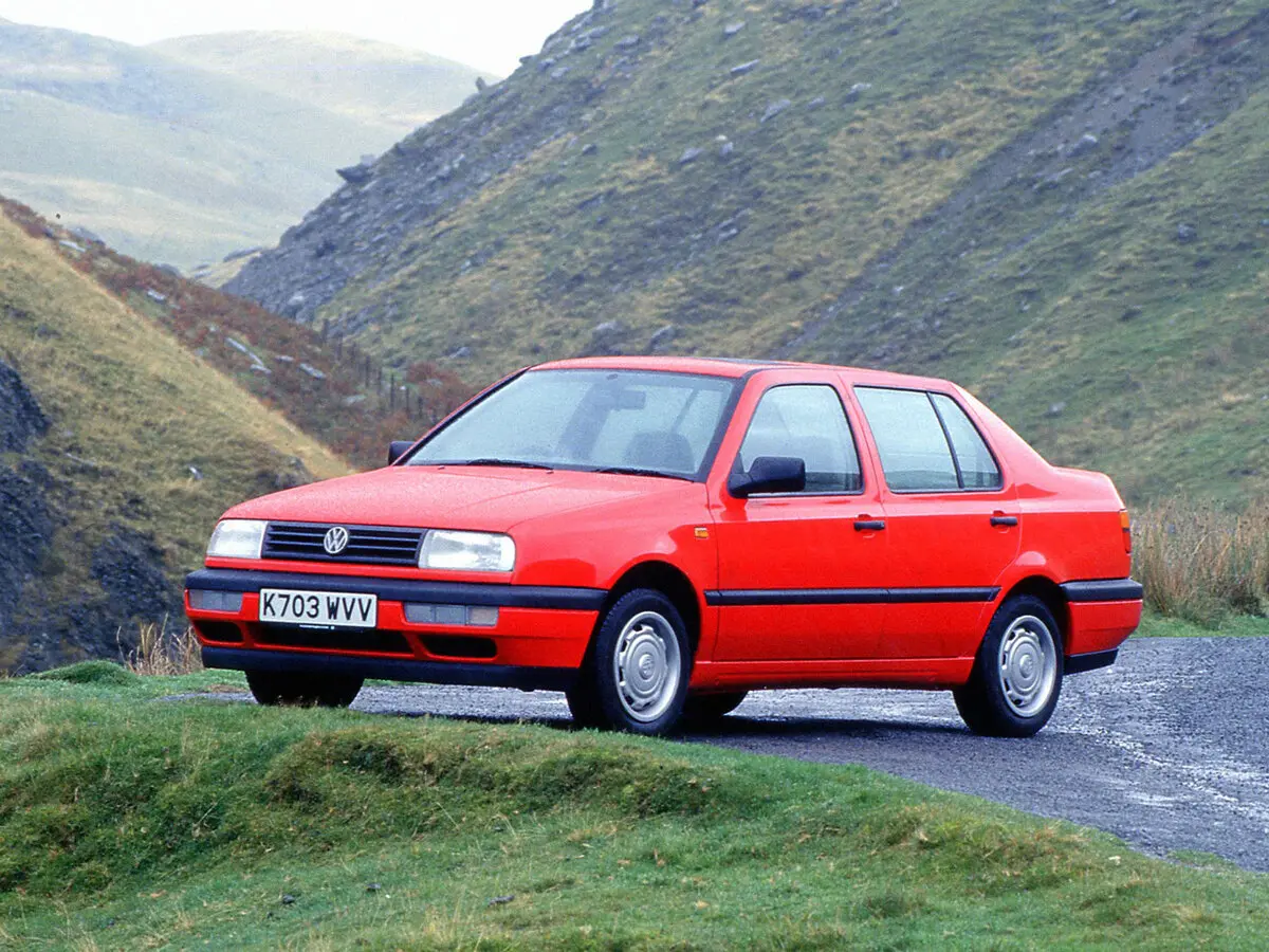 Volkswagen Vento 1991 – 1998 Седан — фото 6