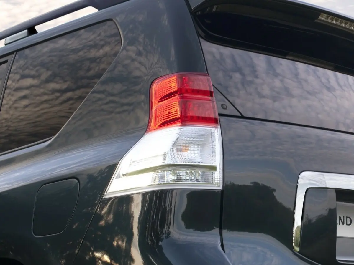 Toyota Land Cruiser Prado 150 Series Внедорожник 5 дв. — фото 12