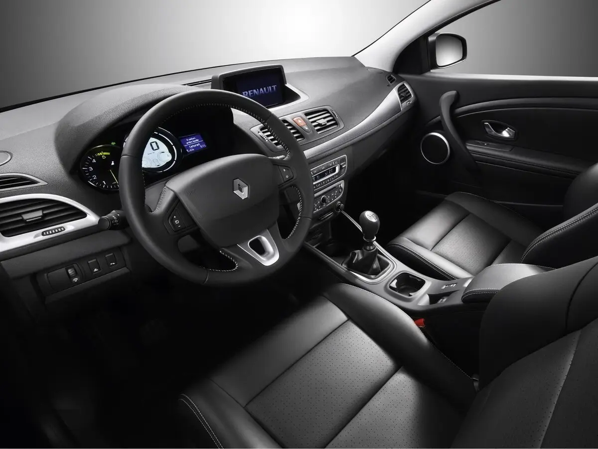 Renault Megane III Хэтчбек 3 дв. — сүрөт 7