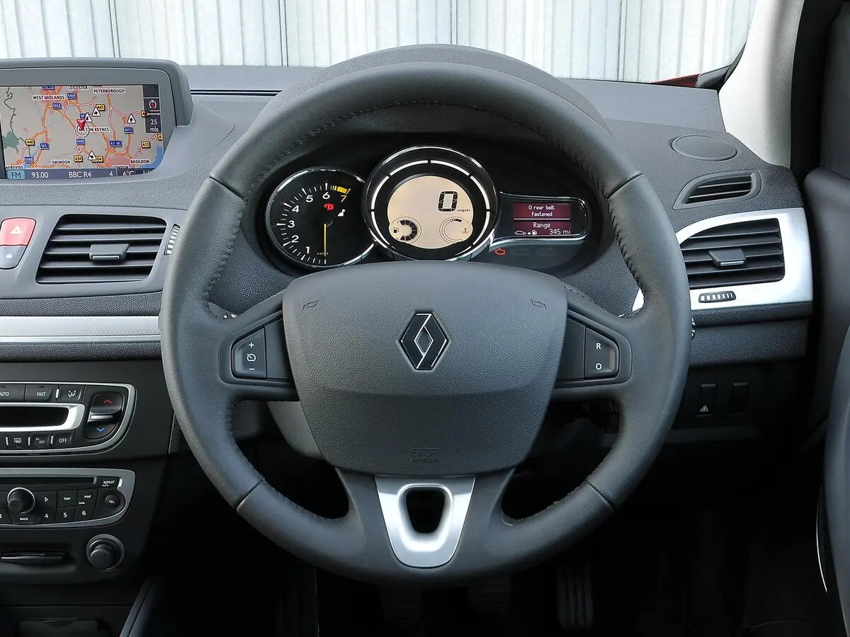 Renault Megane III Хэтчбек 3 дв. — сүрөт 9