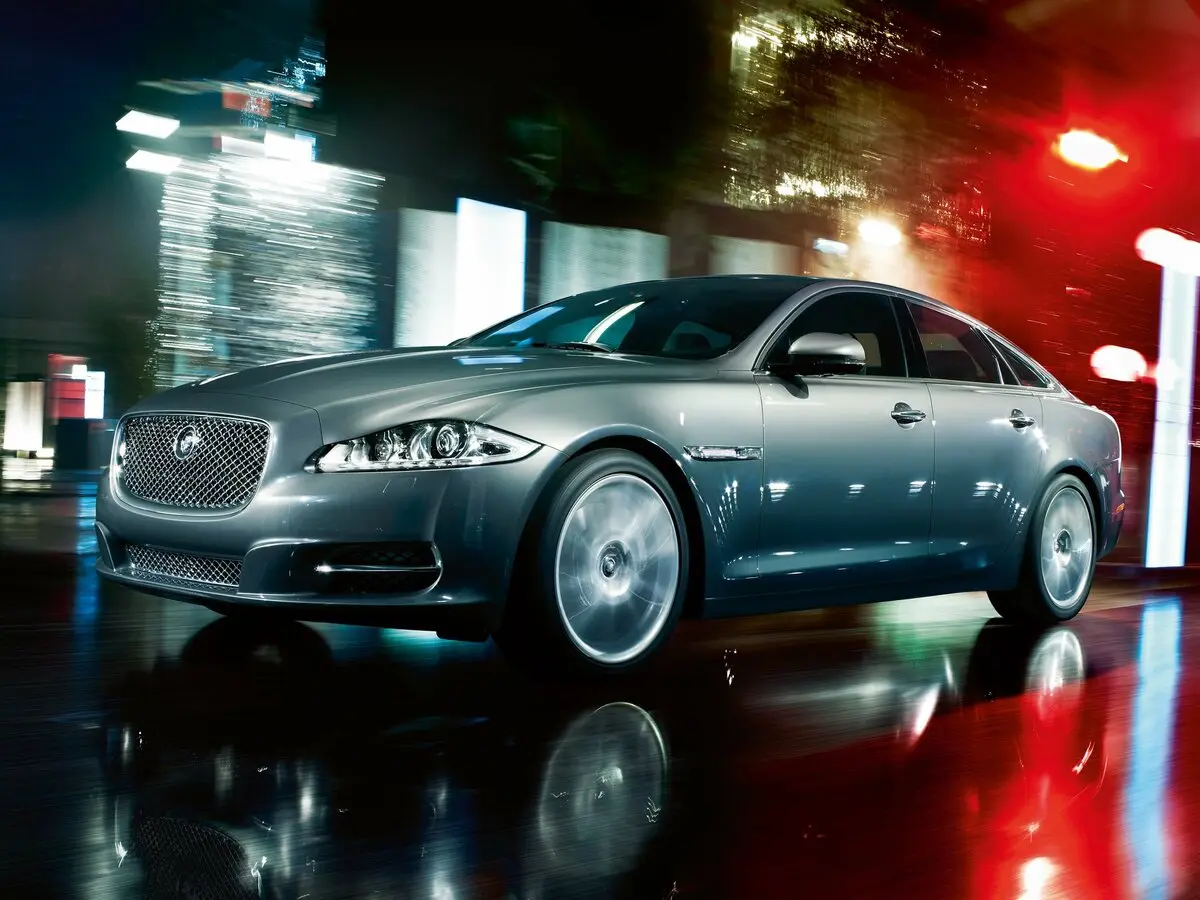 Jaguar XJ IV (X351) Седан