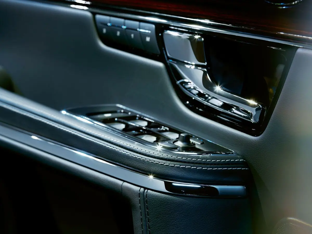 Jaguar XJ IV (X351) Седан — сүрөт 11