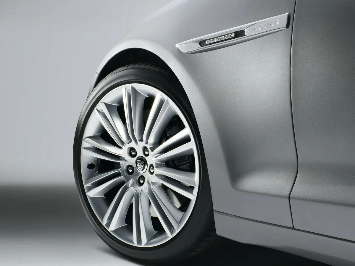 Jaguar XJ IV (X351) Седан — сүрөт 18