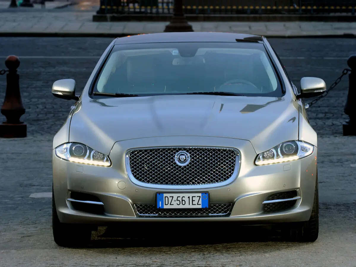 Jaguar XJ IV (X351) Седан Long — сүрөт 3