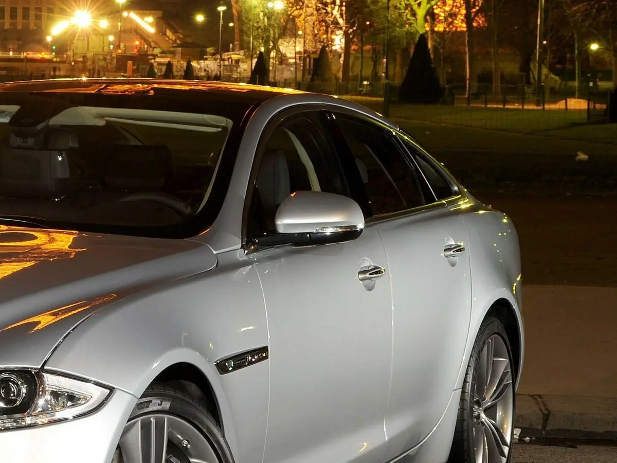 Jaguar XJ IV (X351) Седан Long — сүрөт 14