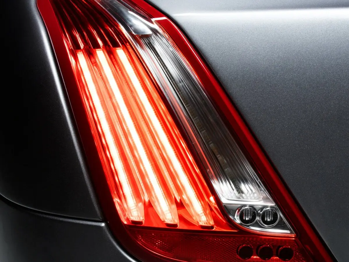 Jaguar XJ IV (X351) Седан Long — сүрөт 16