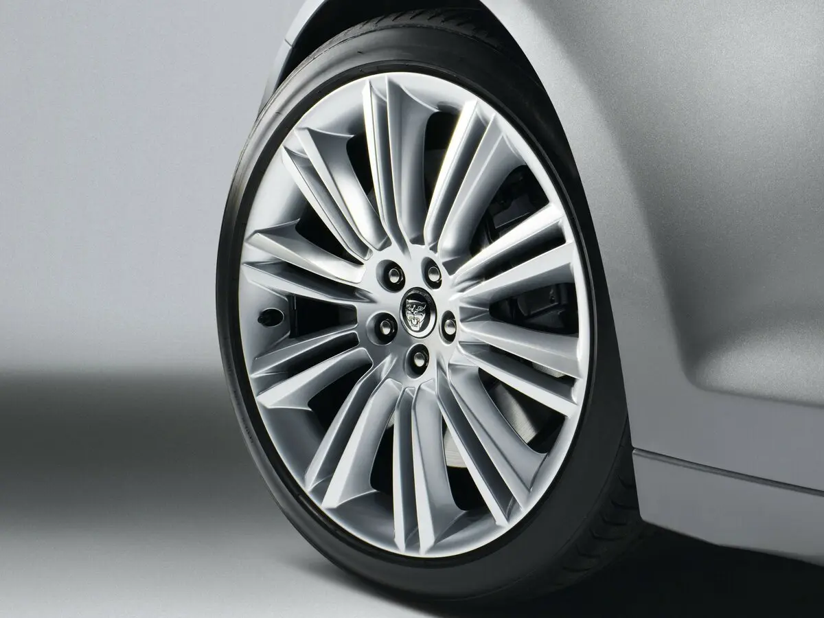 Jaguar XJ IV (X351) Седан Long — сүрөт 19