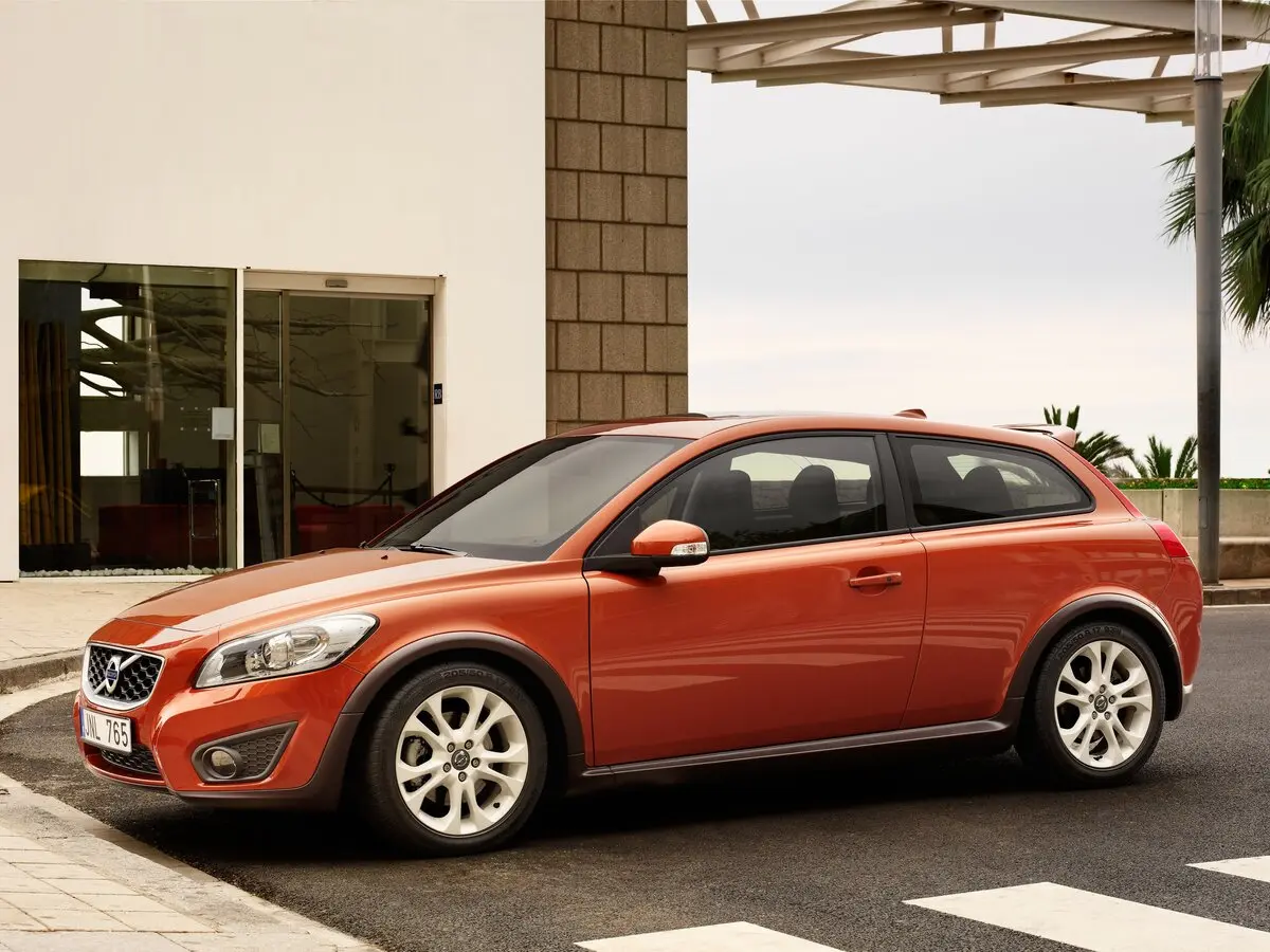 Volvo C30 I Рестайлинг Хэтчбек 3 дв. — photo 2