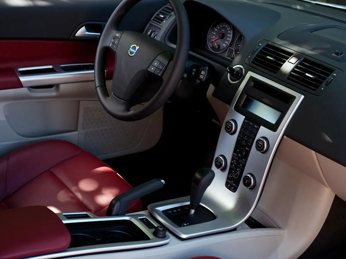 Volvo C30 I Рестайлинг Хэтчбек 3 дв. — photo 7