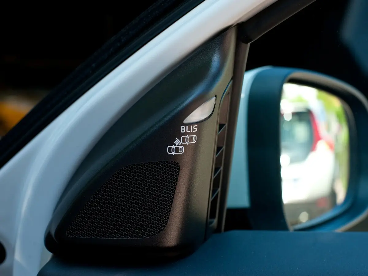 Volvo C30 I Рестайлинг Хэтчбек 3 дв. — photo 17