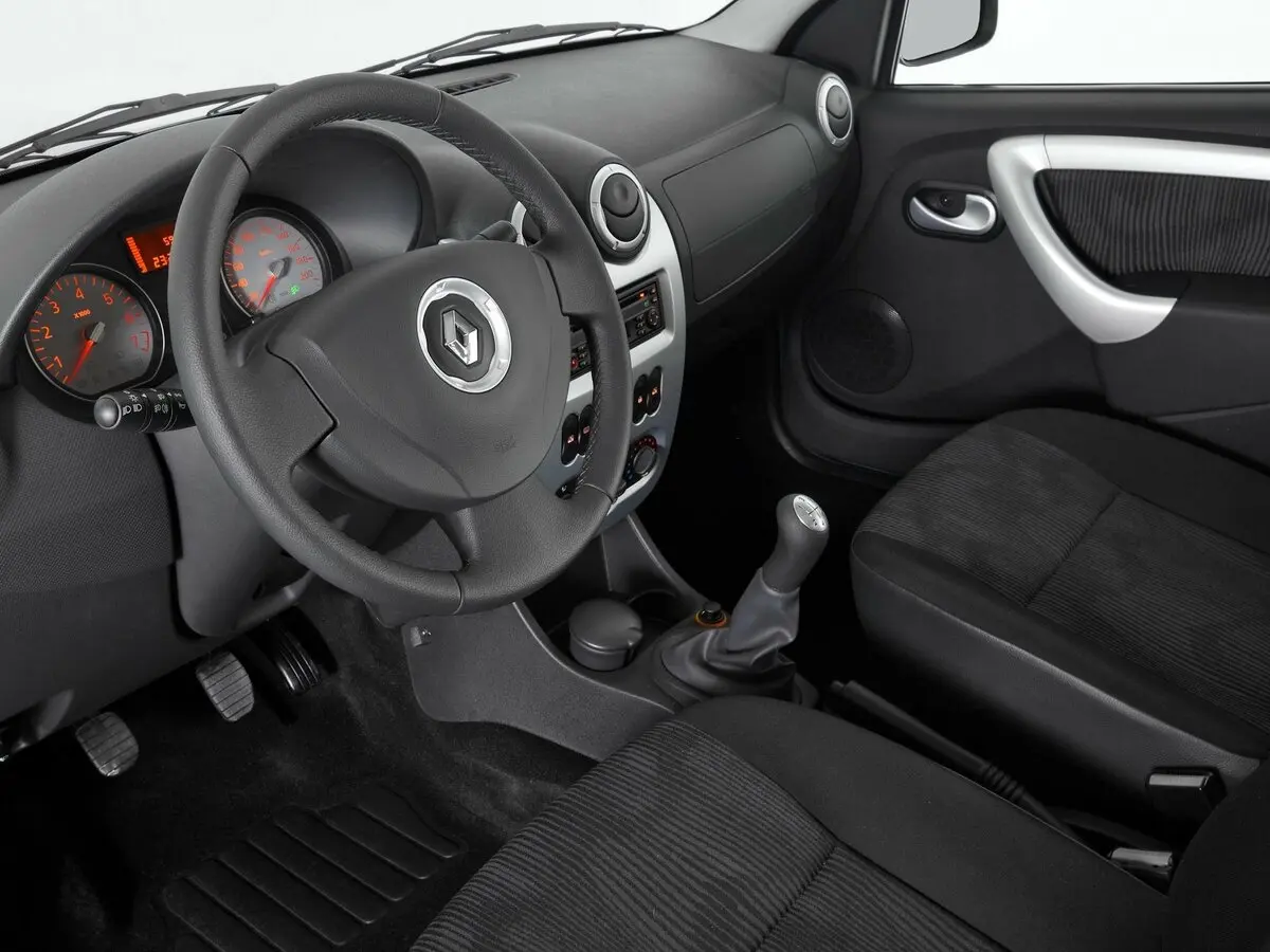 Renault Logan I Рестайлинг Седан — фото 8