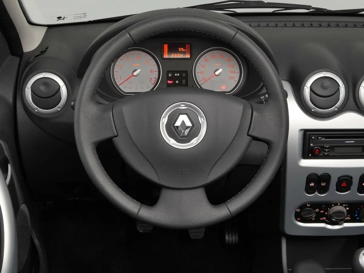 Renault Logan I Рестайлинг Седан — фото 10