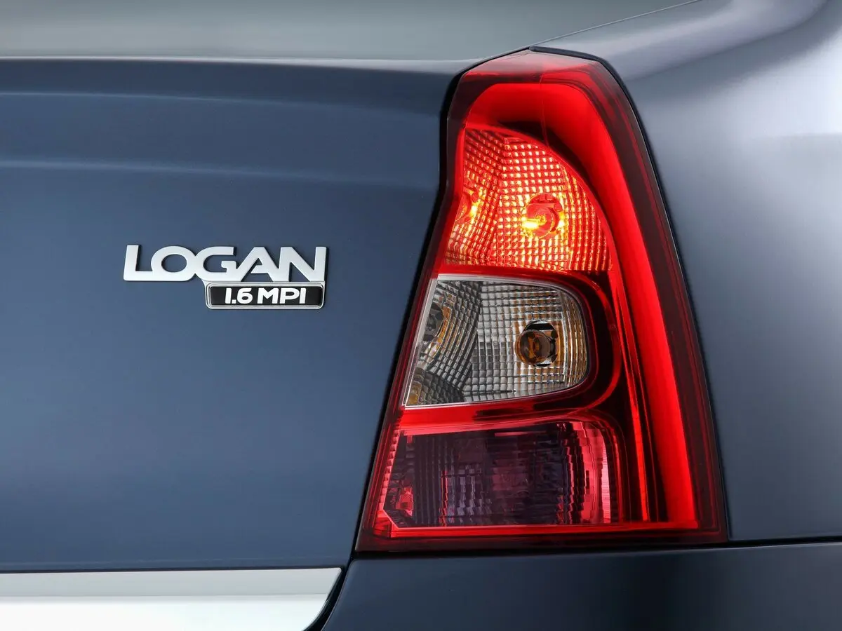 Renault Logan I Рестайлинг Седан — фото 16