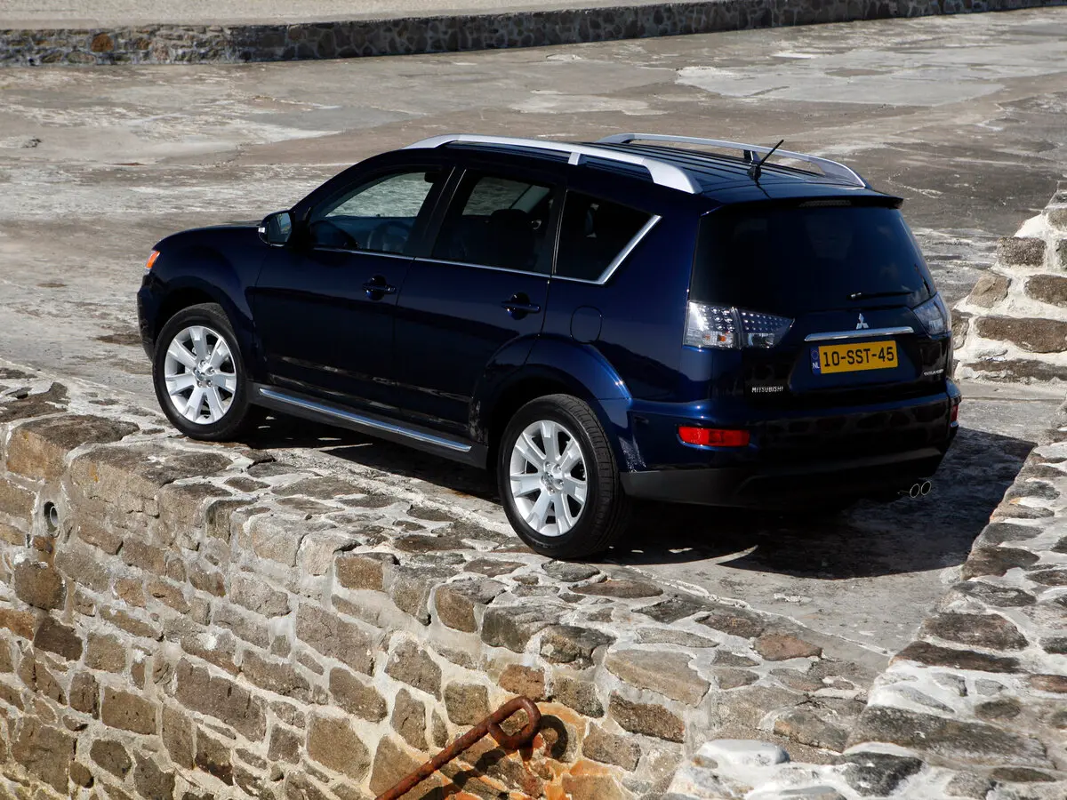 Mitsubishi Outlander II Рестайлинг Внедорожник 5 дв. — сүрөт 5