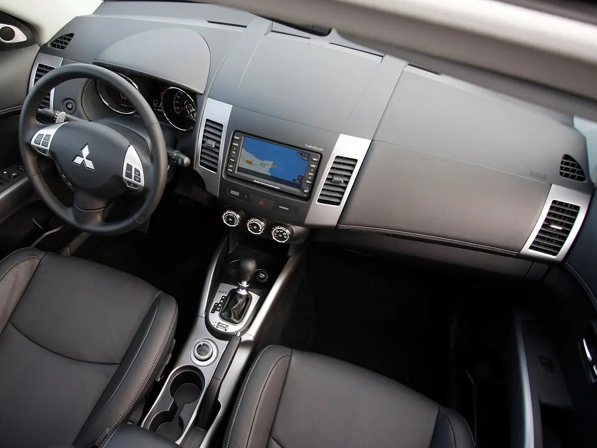 Mitsubishi Outlander II Рестайлинг Внедорожник 5 дв. — сүрөт 7