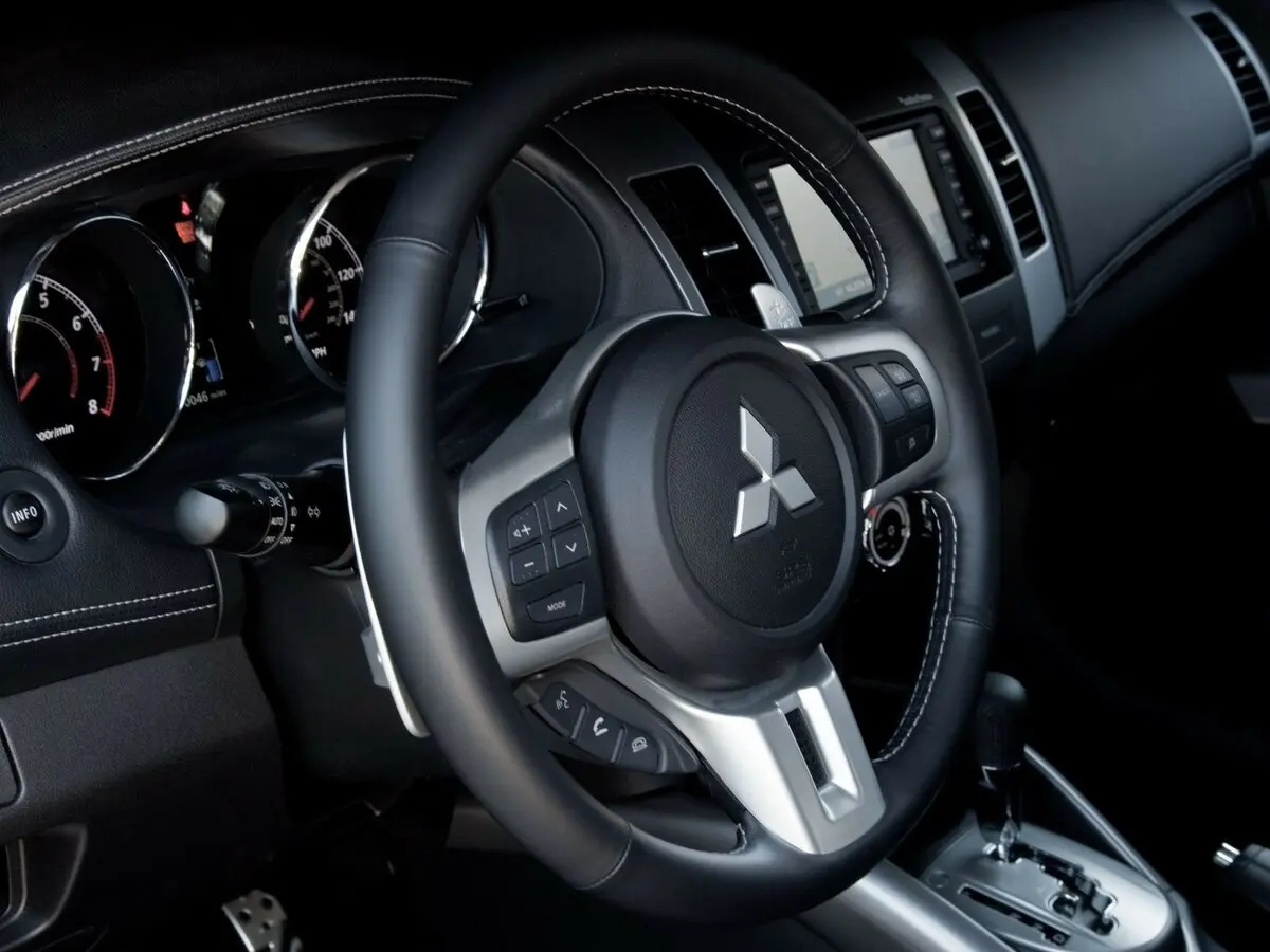 Mitsubishi Outlander II Рестайлинг Внедорожник 5 дв. — сүрөт 9