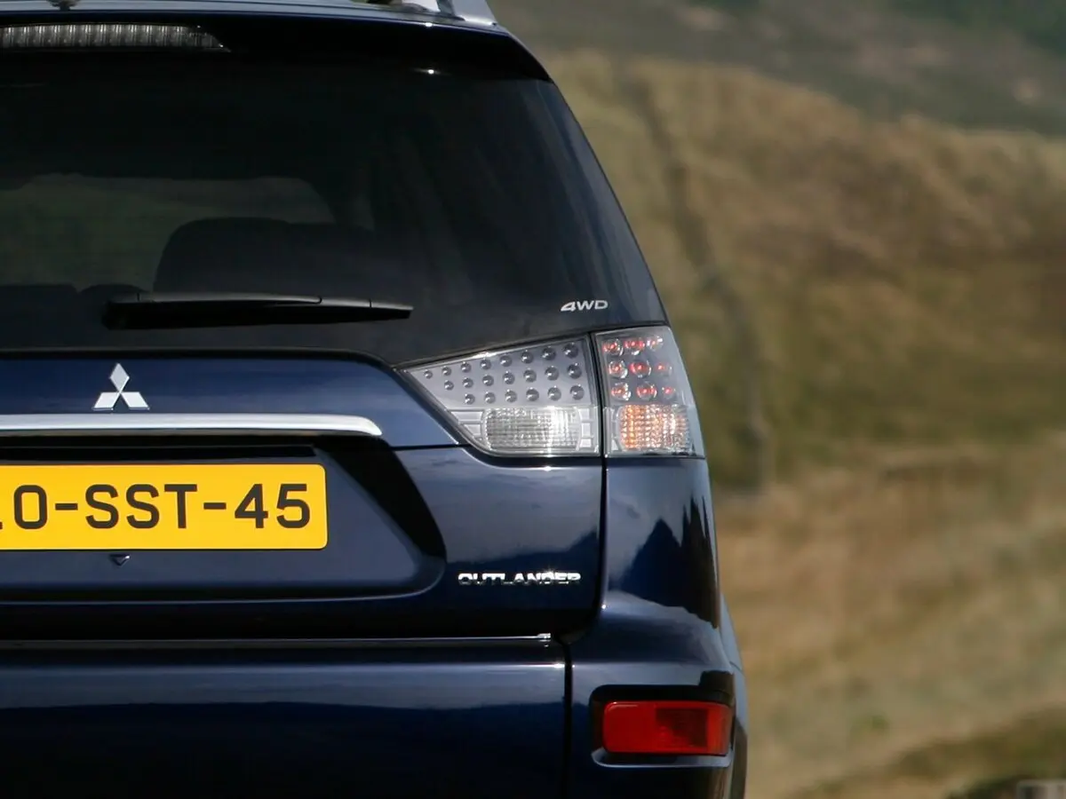 Mitsubishi Outlander II Рестайлинг Внедорожник 5 дв. — сүрөт 13