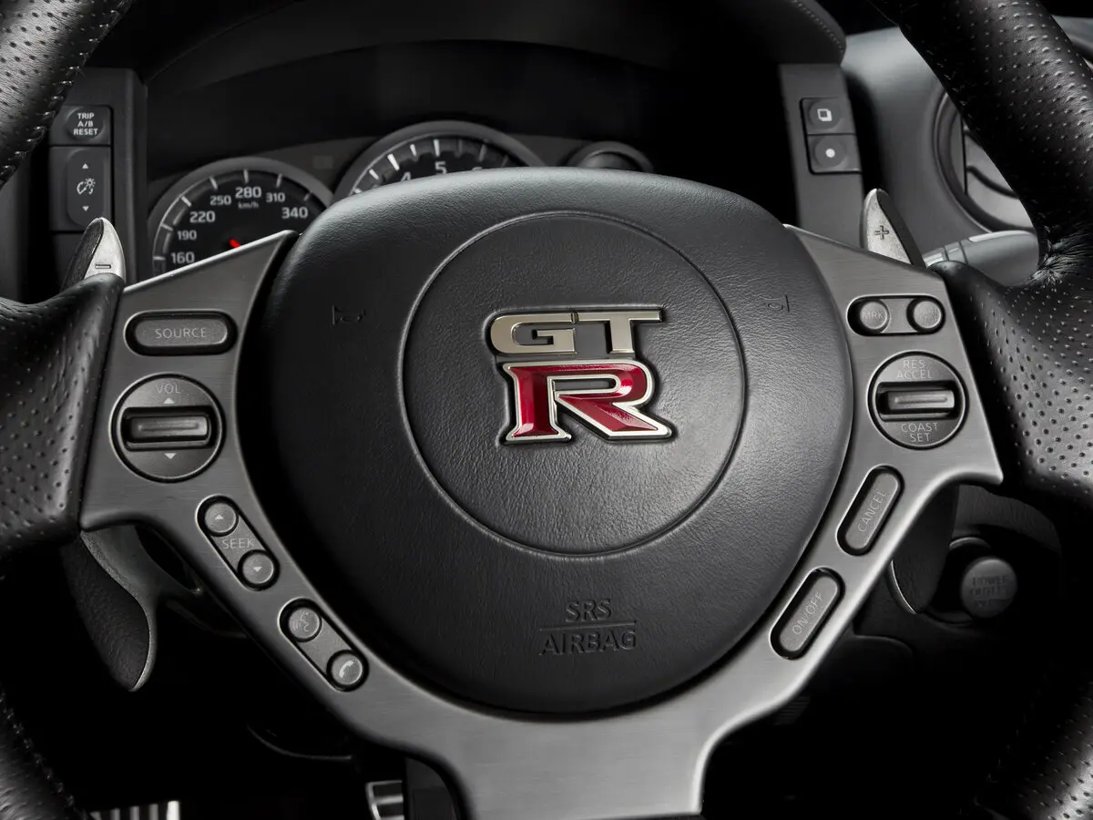 Nissan GT-R I Купе — photo 8