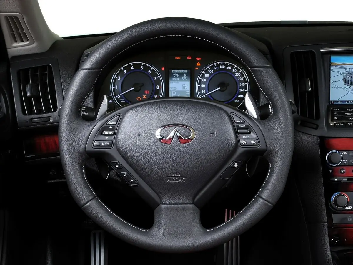 Infiniti G IV Кабриолет — photo 10