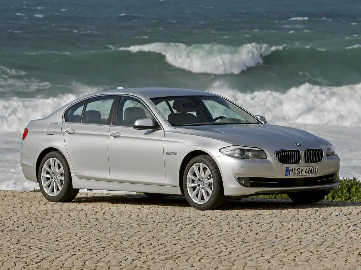 BMW 5 серии VI (F10/F11/F07) Седан
