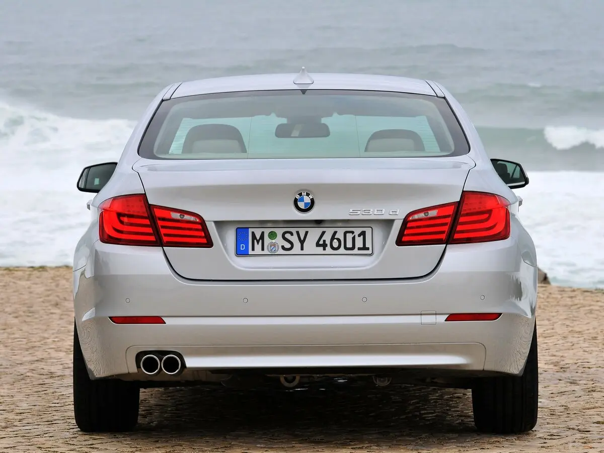 BMW 5 серии VI (F10/F11/F07) Седан — фото 4