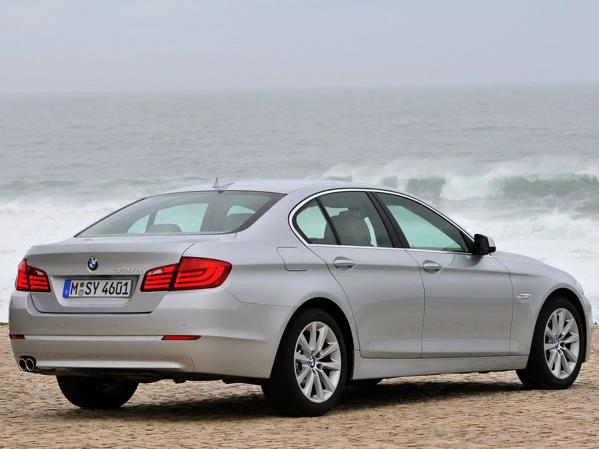 BMW 5 серии VI (F10/F11/F07) Седан — фото 5