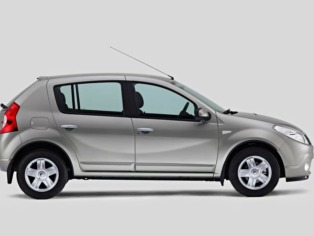 Renault Sandero I Хэтчбек 5 дв. — фото 2