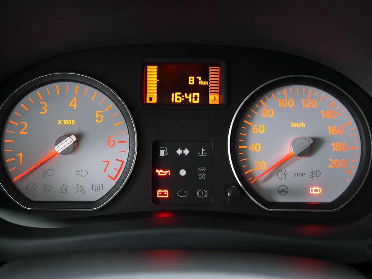 Renault Sandero I Хэтчбек 5 дв. — фото 9