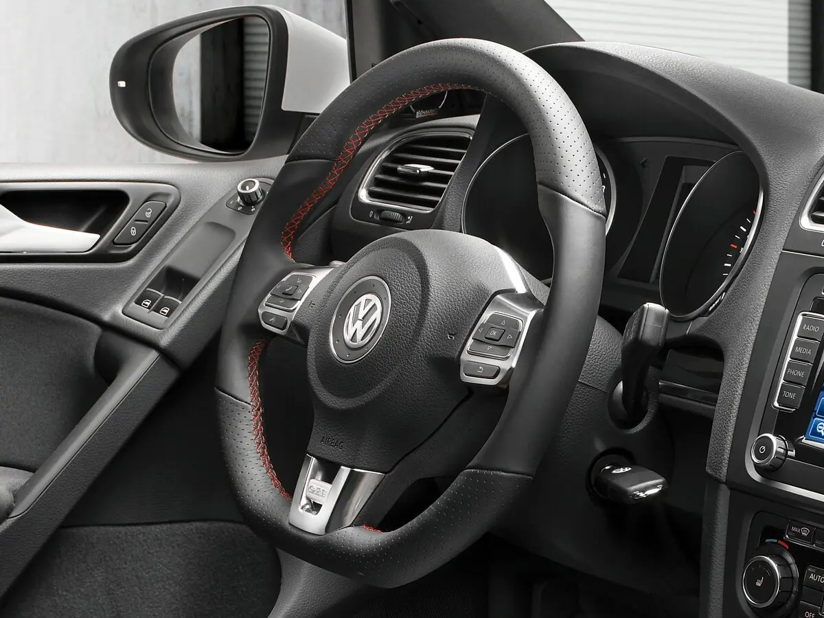 Volkswagen Golf GTI VI Хэтчбек 3 дв. — photo 9