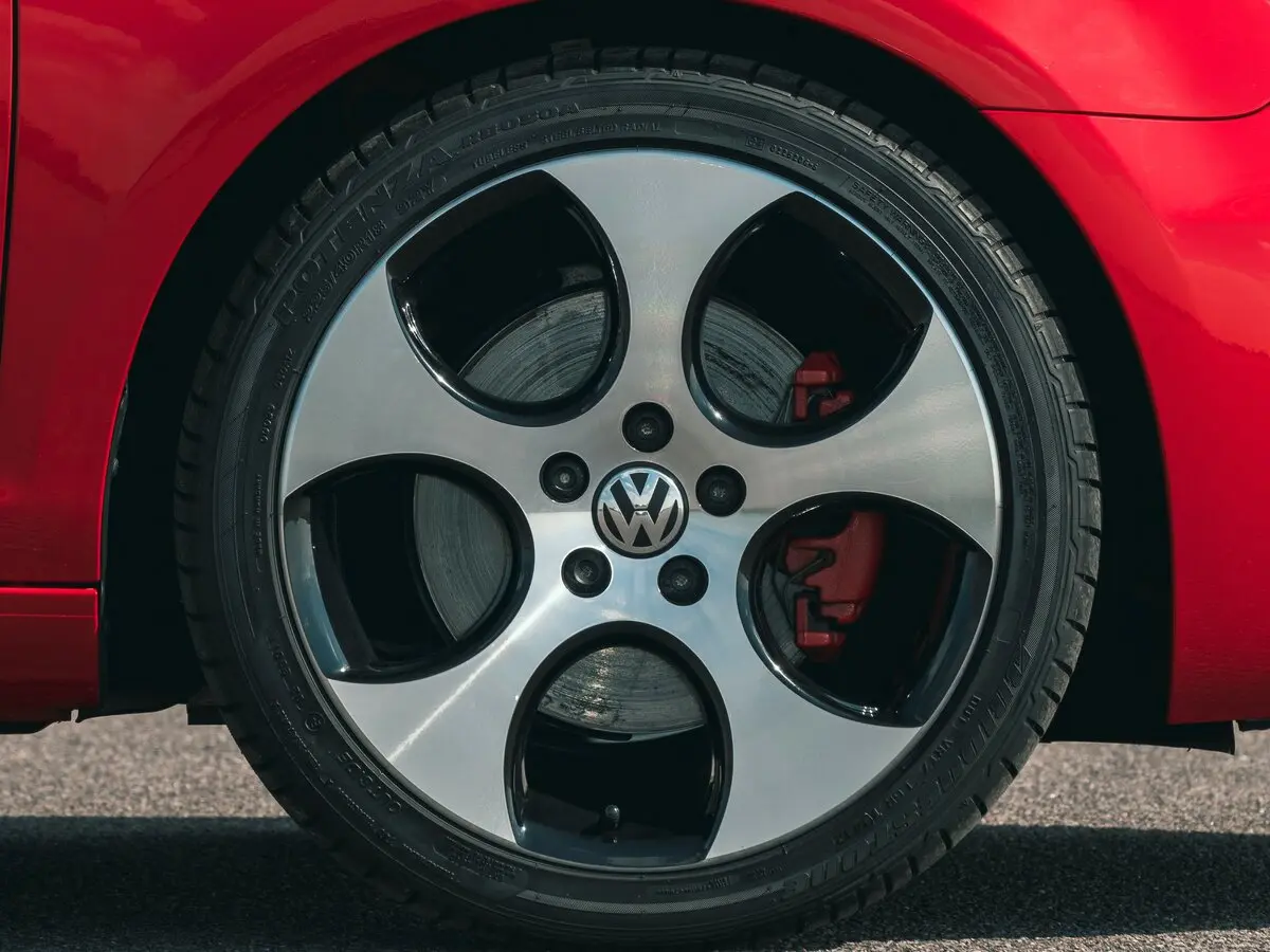 Volkswagen Golf GTI VI Хэтчбек 3 дв. — photo 16
