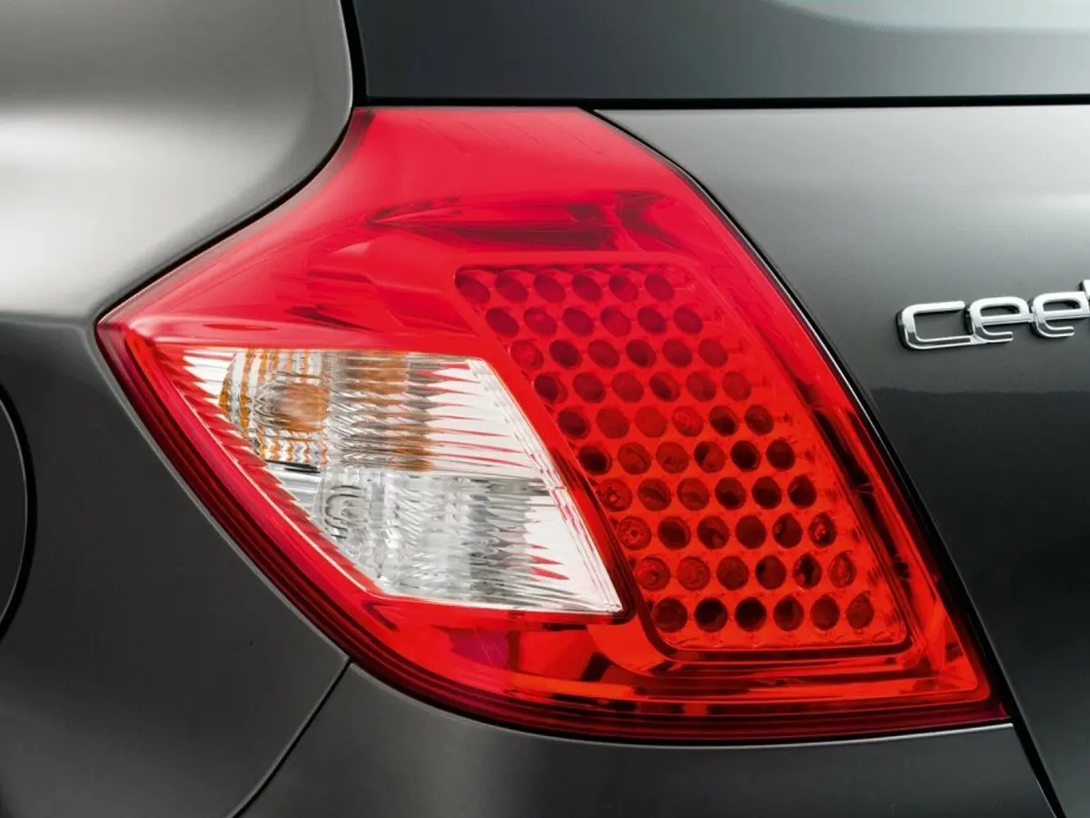 Kia Ceed I Рестайлинг Хэтчбек 5 дв. — сүрөт 13