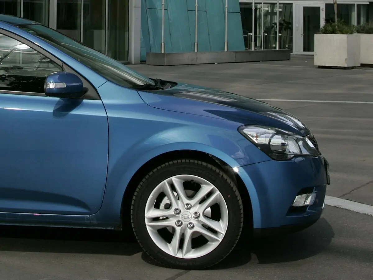 Kia Ceed I Рестайлинг Хэтчбек 5 дв. — сүрөт 16
