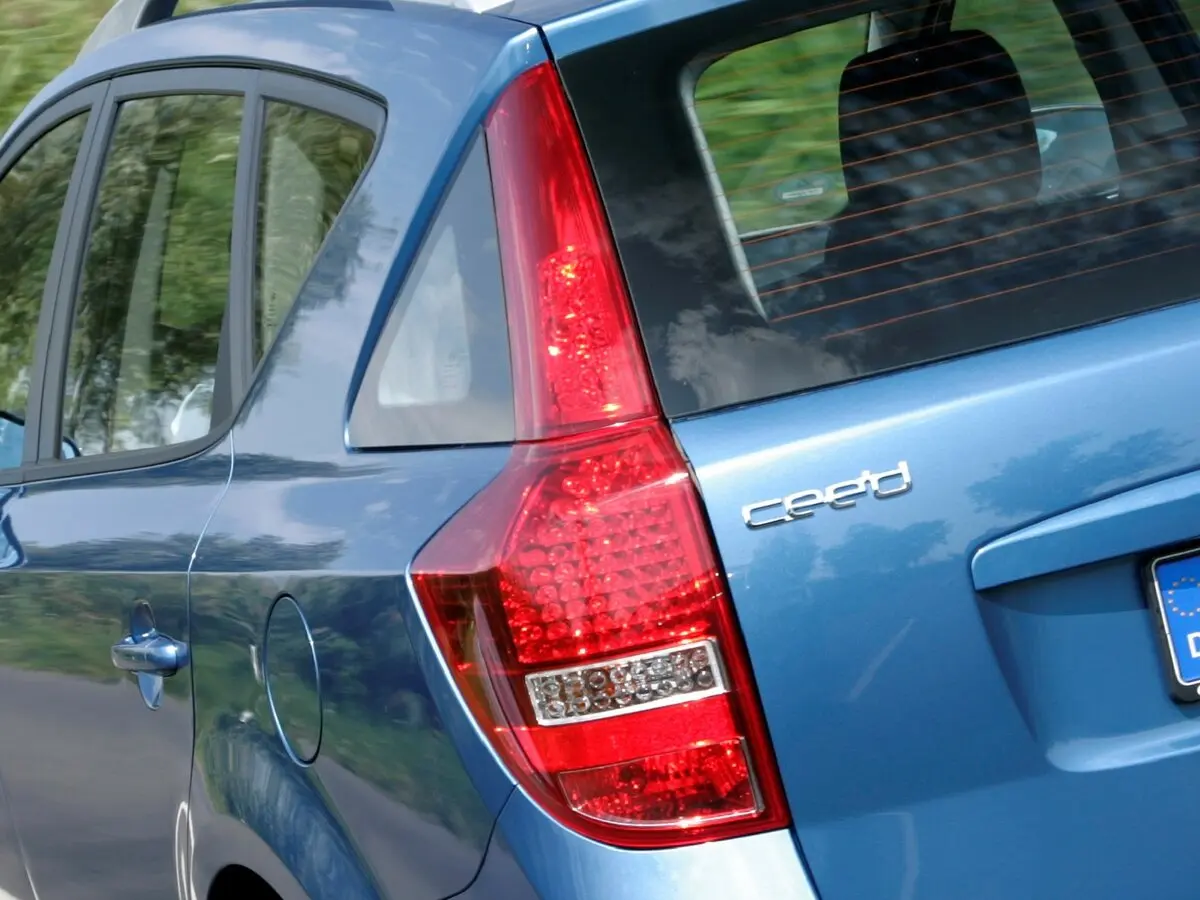 Kia Ceed I Рестайлинг Универсал 5 дв. — сүрөт 16