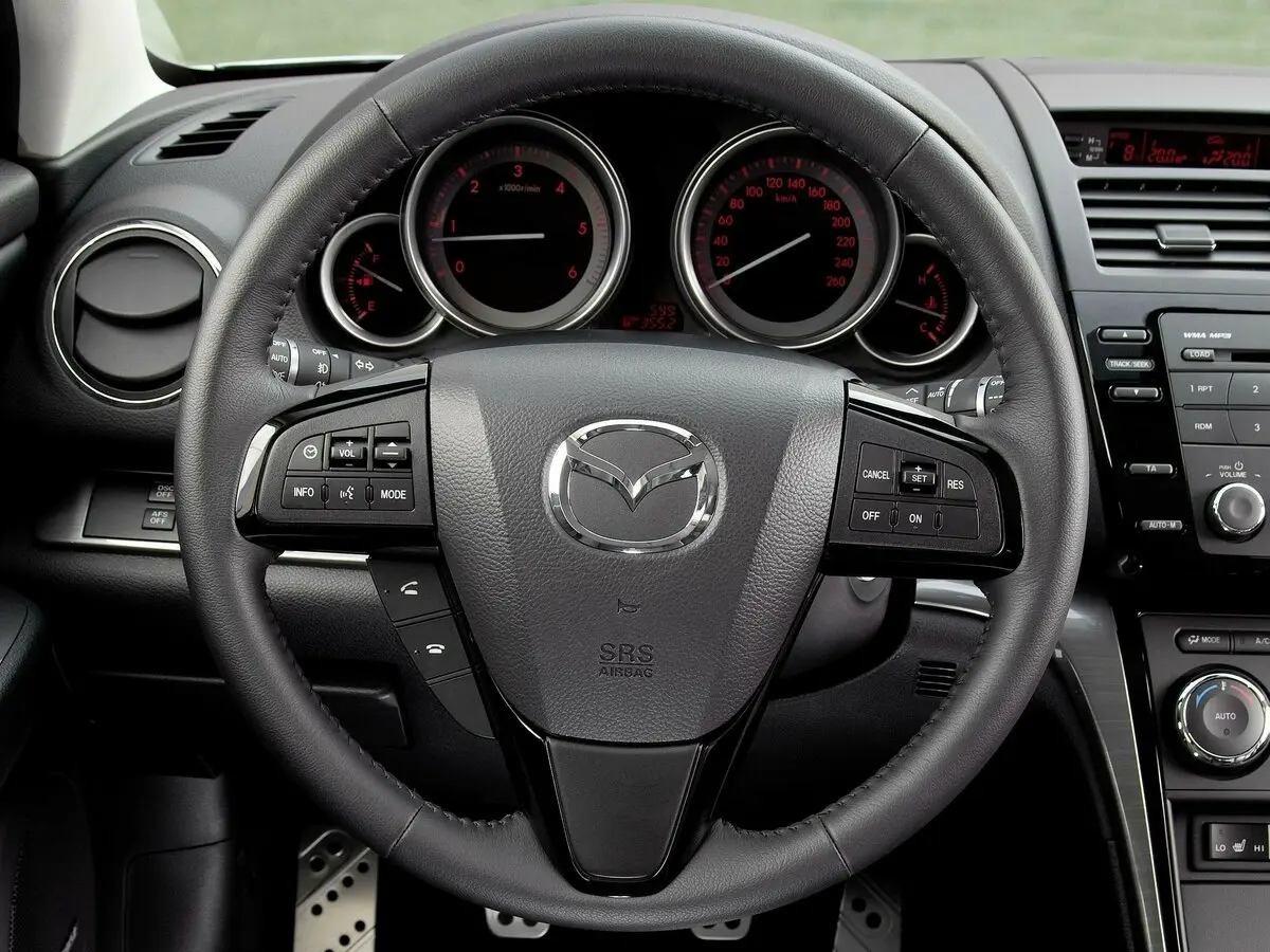 Mazda 6 II (GH) Рестайлинг Лифтбек — фото 10