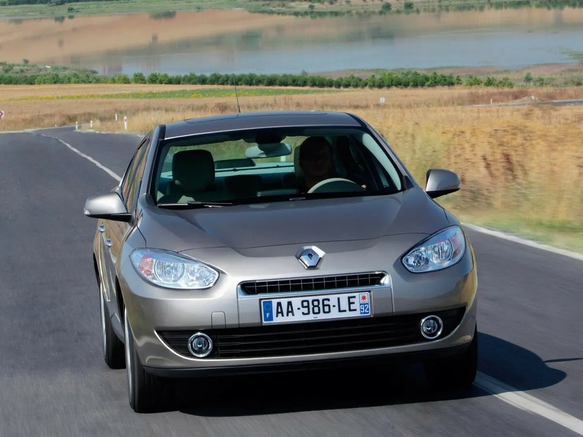Renault Fluence I Седан — сүрөт 3