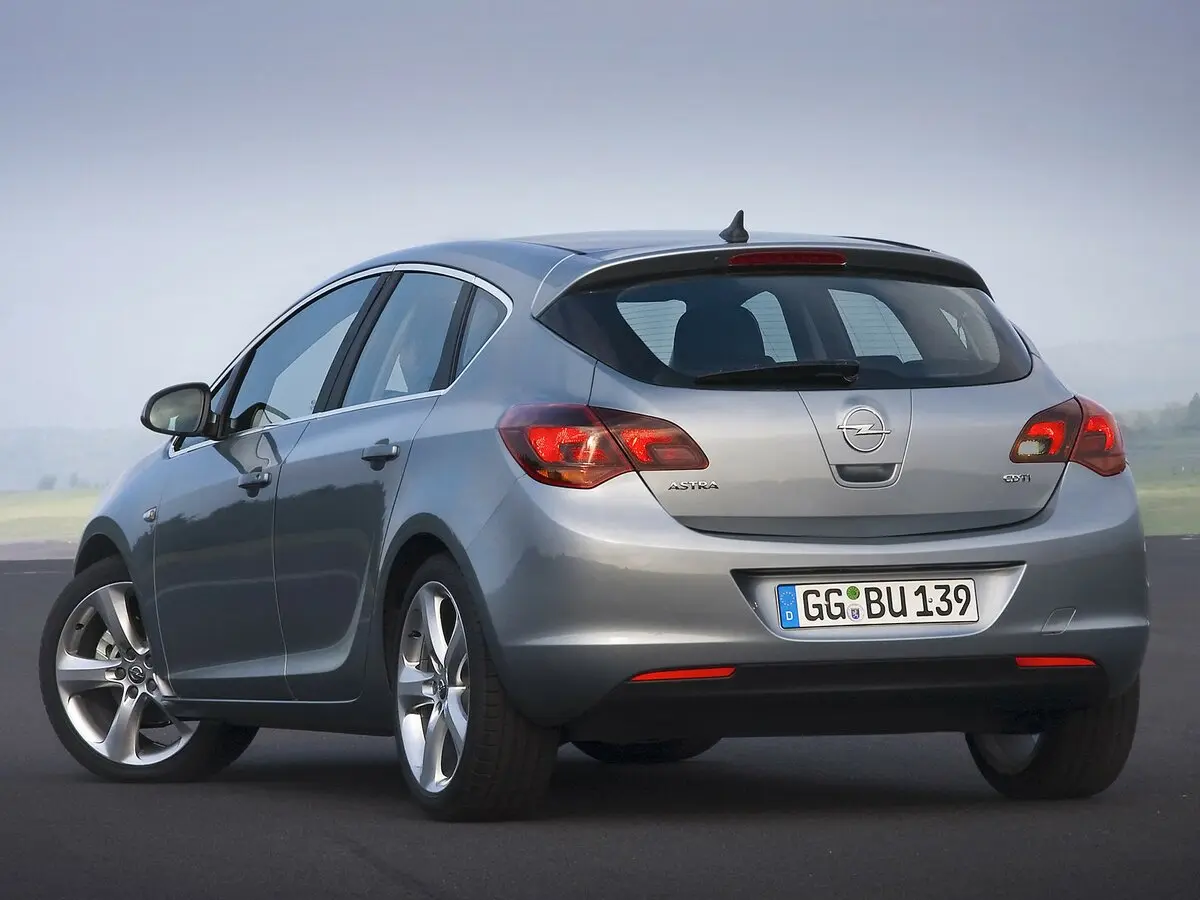 Opel Astra J Хэтчбек 5 дв. — фото 5