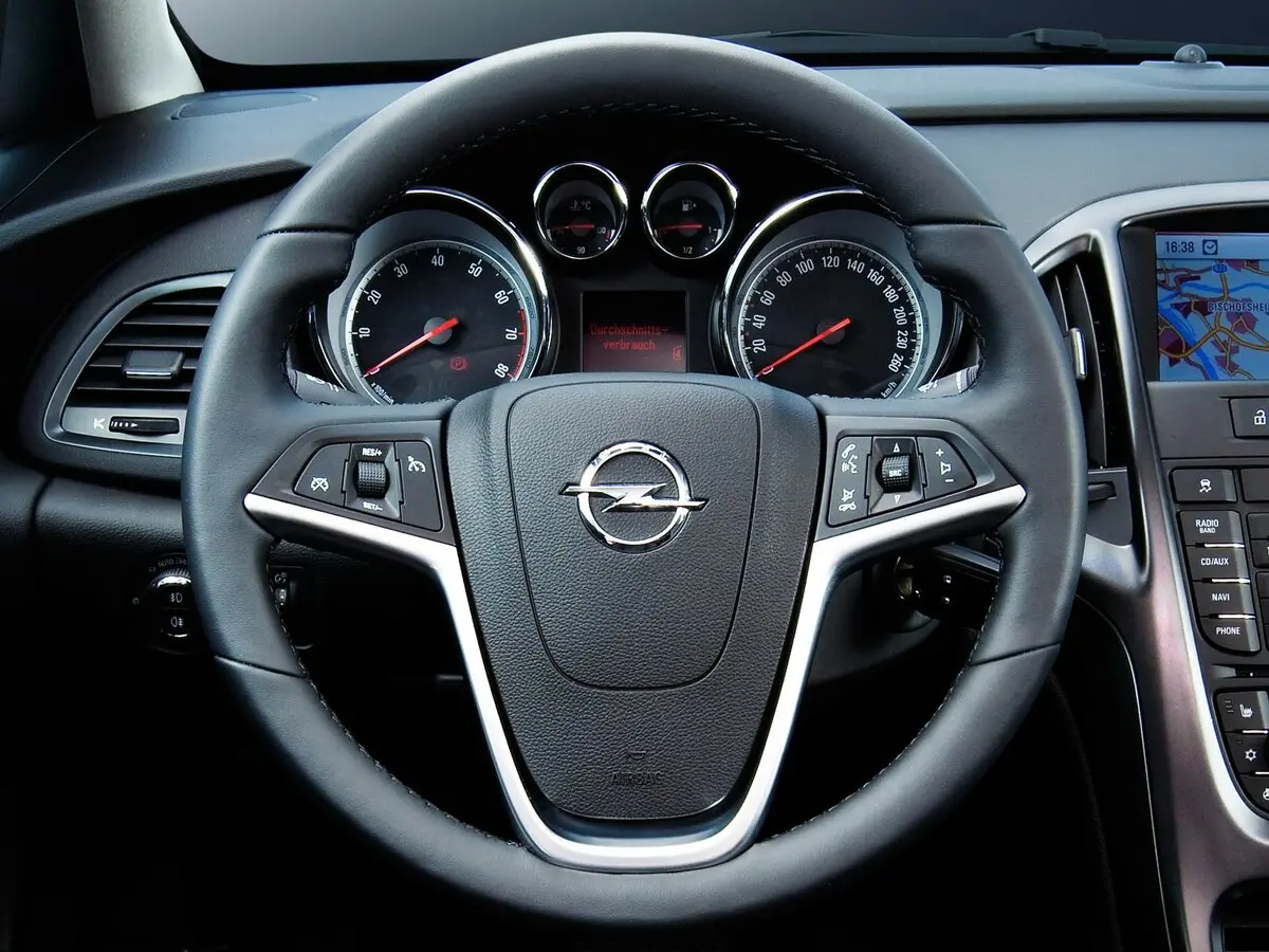 Opel Astra J Хэтчбек 5 дв. — фото 10