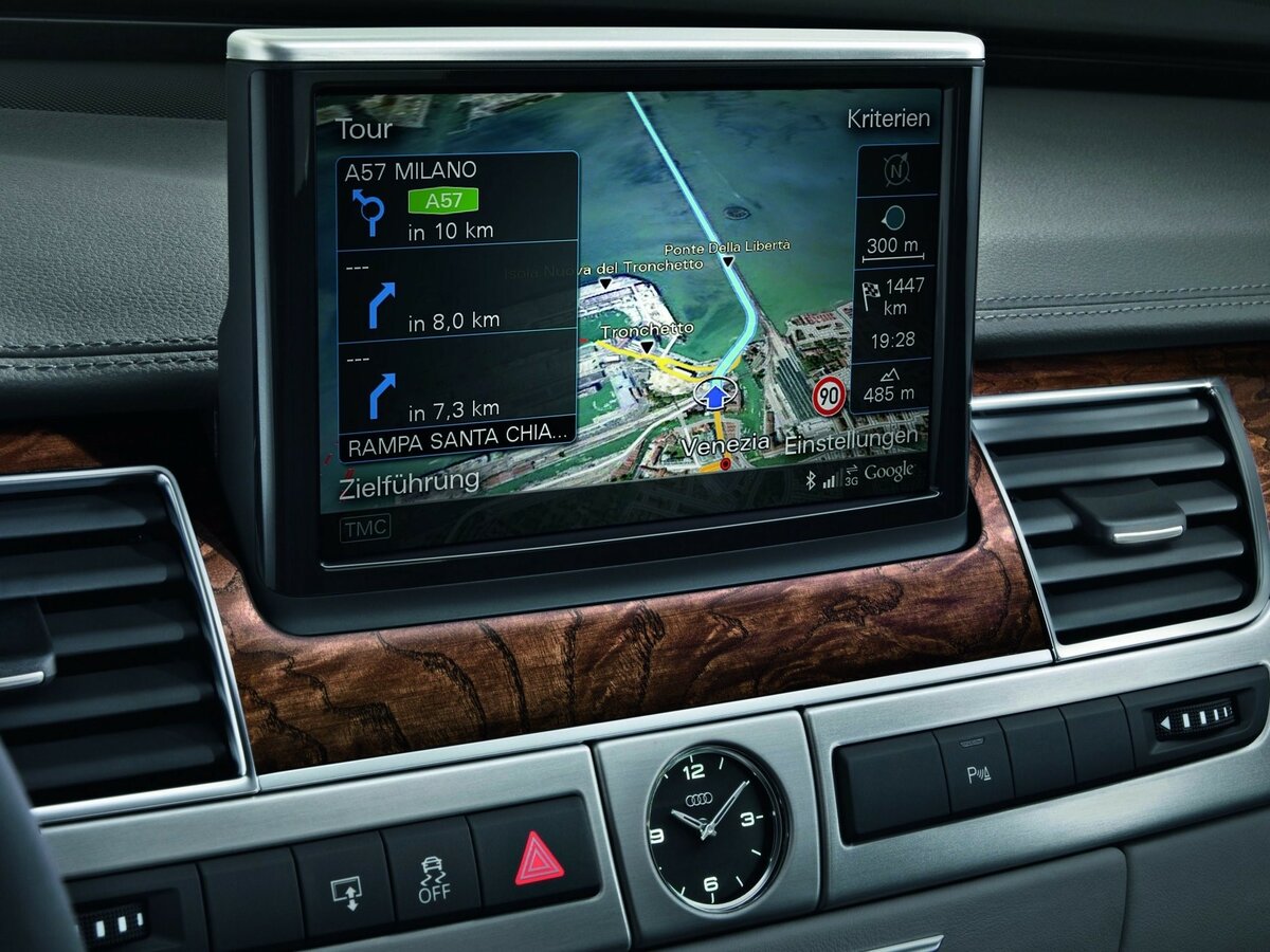 Audi A8 III (D4) Седан