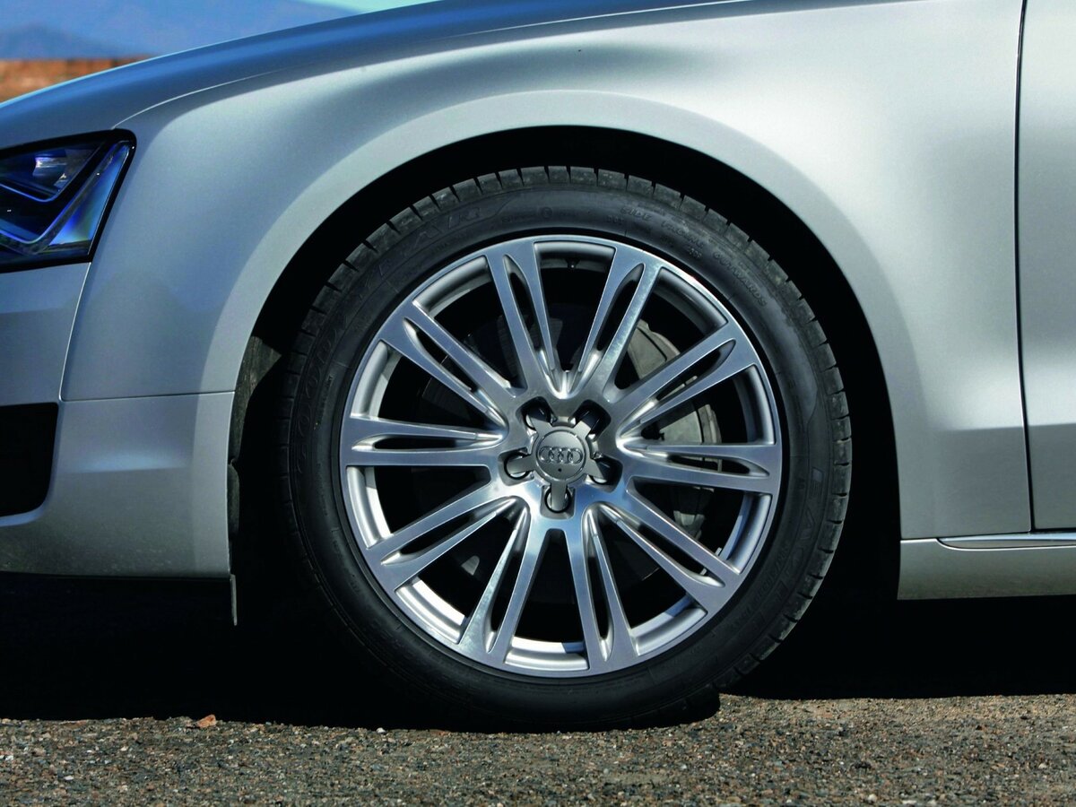 Audi A8 III (D4) Седан