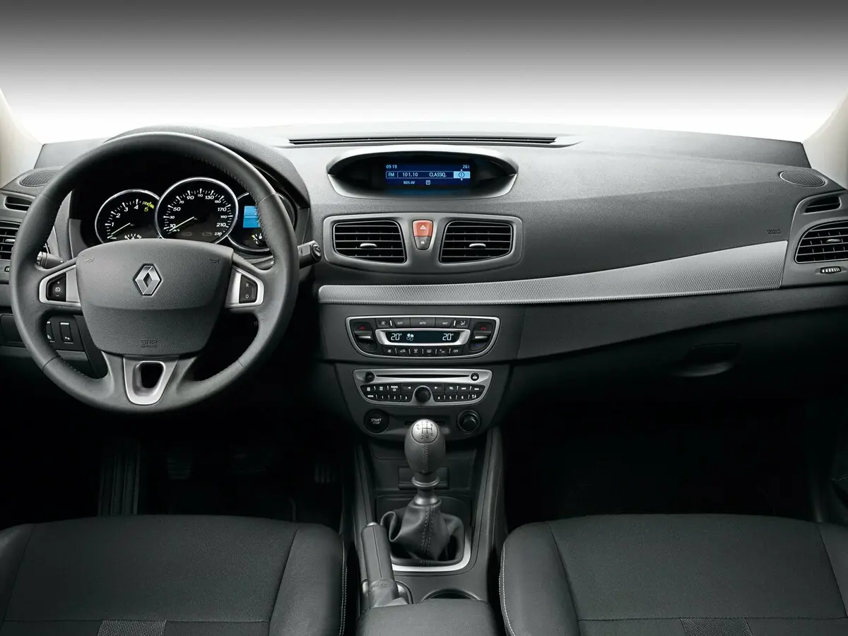 Renault Megane III Хэтчбек 5 дв. — photo 6