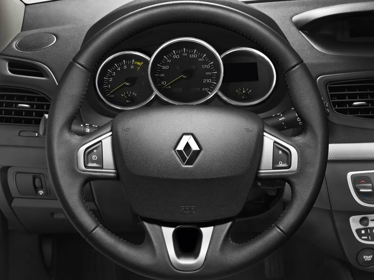 Renault Megane III Хэтчбек 5 дв. — photo 9