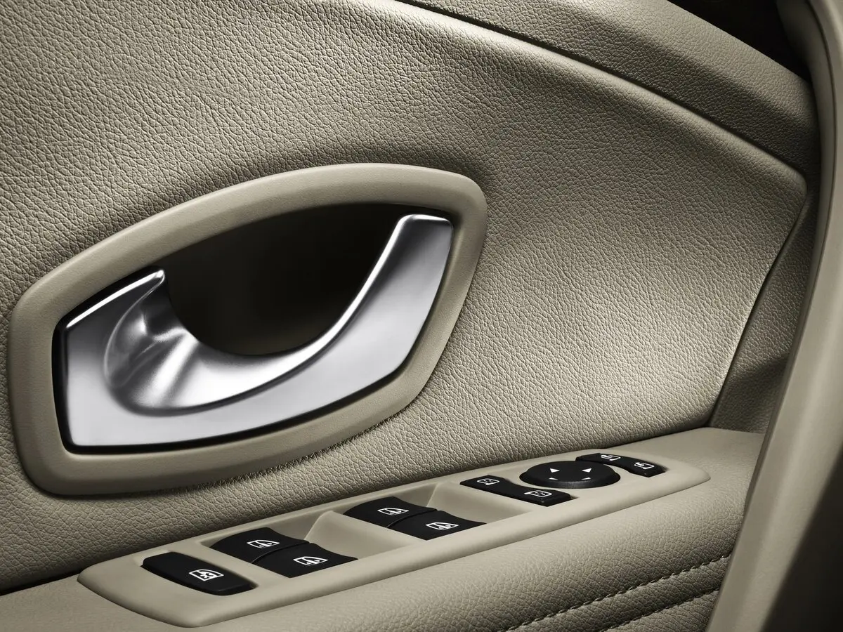 Renault Megane III Хэтчбек 5 дв. — photo 11
