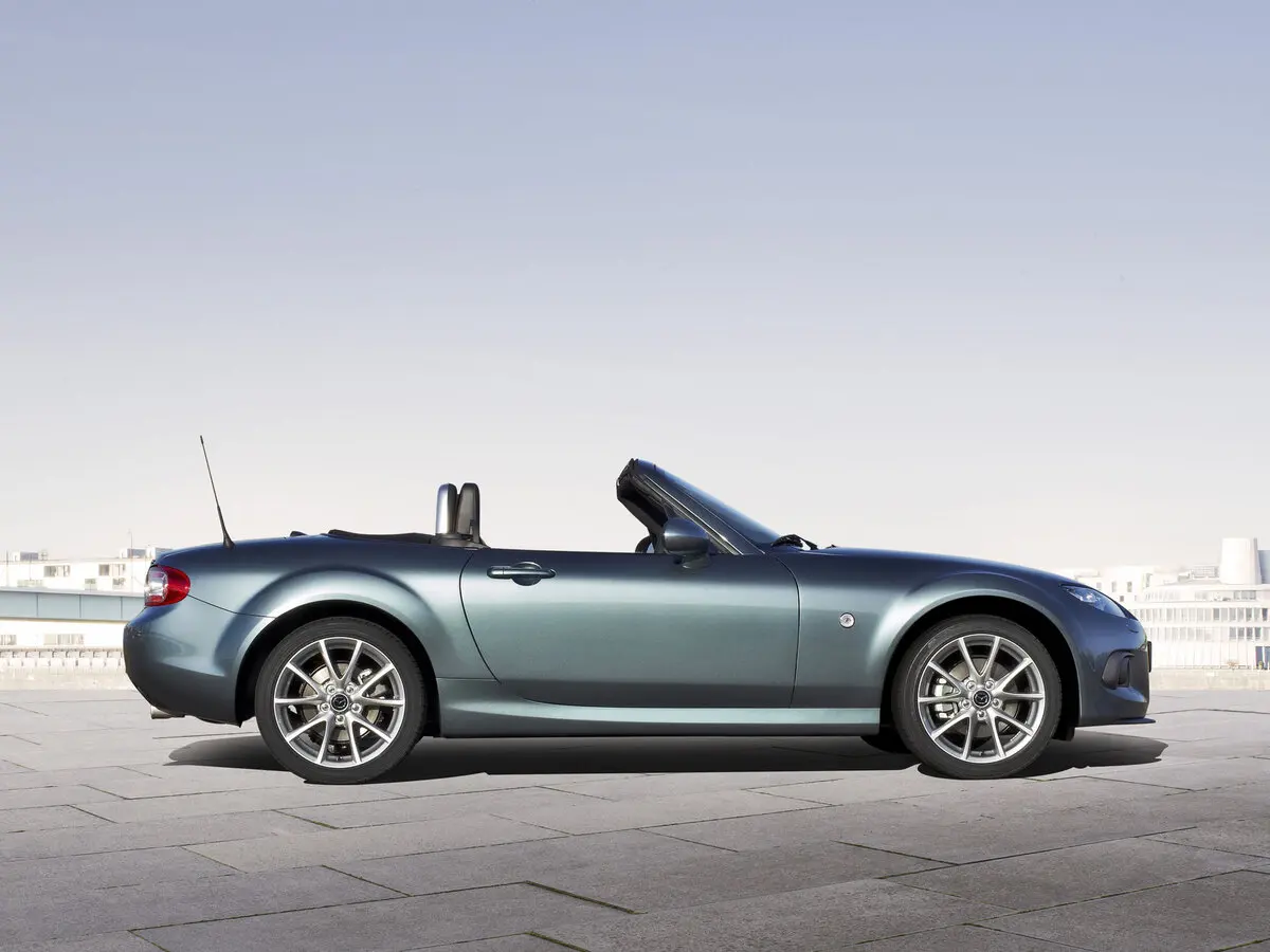 Mazda MX-5 III (NC) Рестайлинг Родстер — сүрөт 2