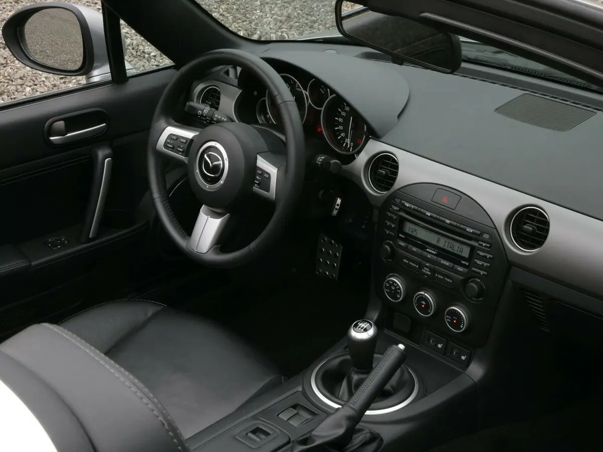 Mazda MX-5 III (NC) Рестайлинг Родстер — сүрөт 7