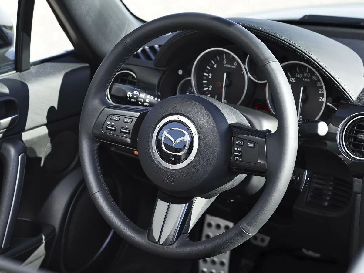 Mazda MX-5 III (NC) Рестайлинг Родстер — сүрөт 9